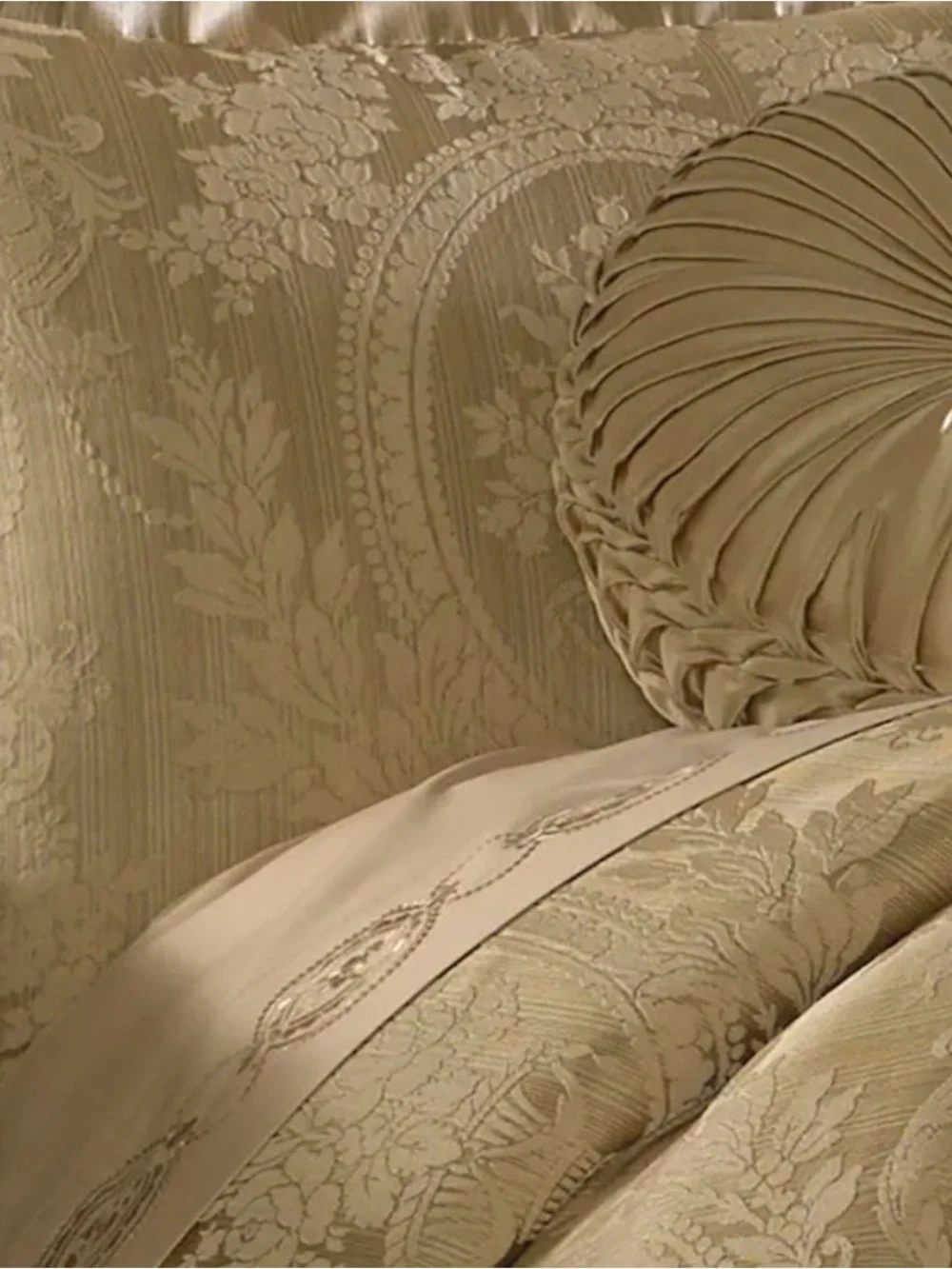 J Queen New York Napoleon 4-Pc. Comforter Set, Queen NEW